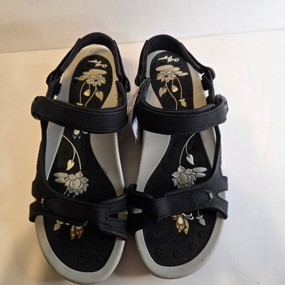 NWT G.P. Gold Pidgeon Brand Sandals featuring a Lotus Flower design Footbed - Picture 2 of 11